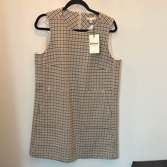 Barbour Dresses & Skirts - Barbour Beige and Navy Houndstooth Sleeveless Shift Dress